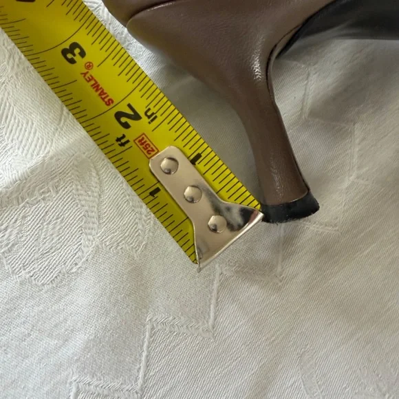 OFFERS-Stuart Weitzman 9.5 AA Leather taupe 3 inch heel shoe - Picture 11 of 12
